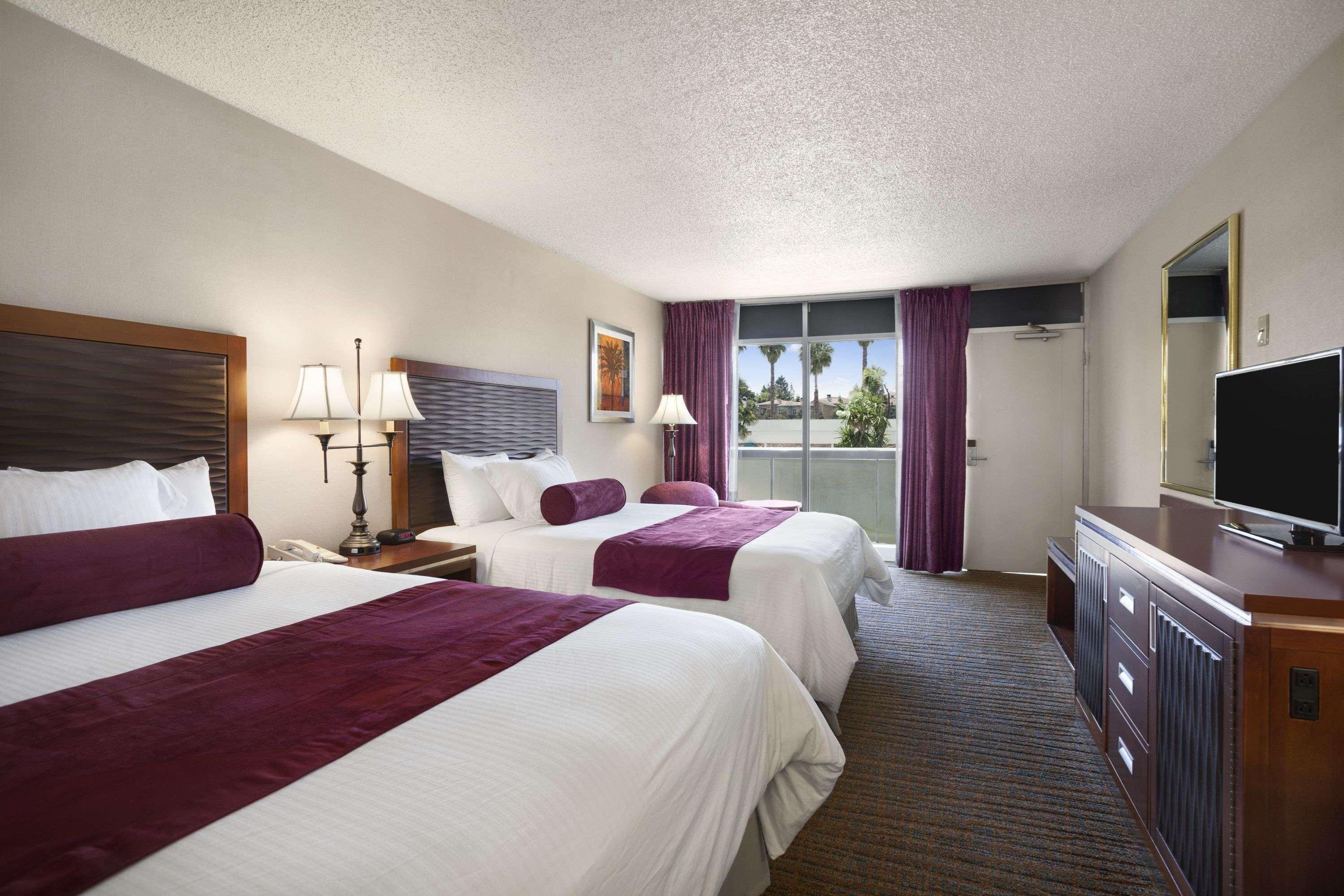 Ramada By Wyndham Sunnyvale/Silicon Valley Exteriér fotografie